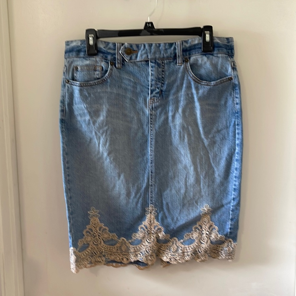 EUC The Limited denim skirt size 6